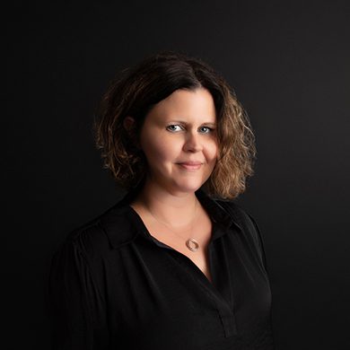 Profile photo of Natalie, the best Montreal maternity photographer